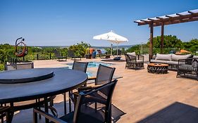 Pousada com piscina, jacuzzi e com vista em Capitólio - Casa Decore